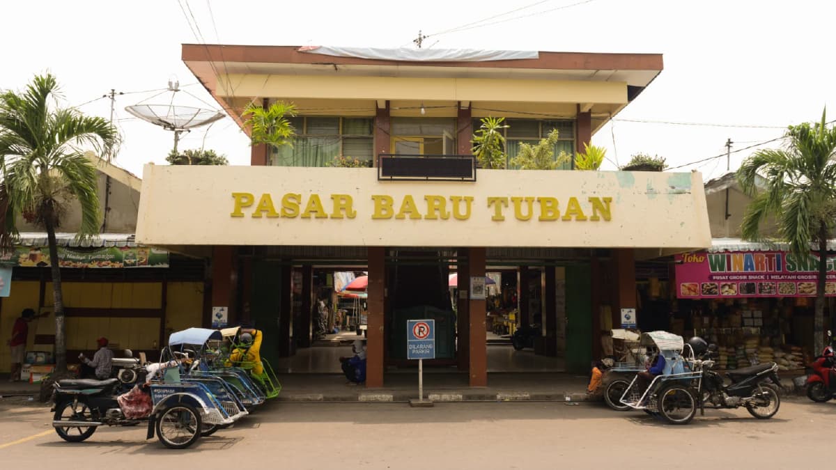 Directory of Life: The Harmony of Tradition and Living Heritage at Pasar Baru Tuban