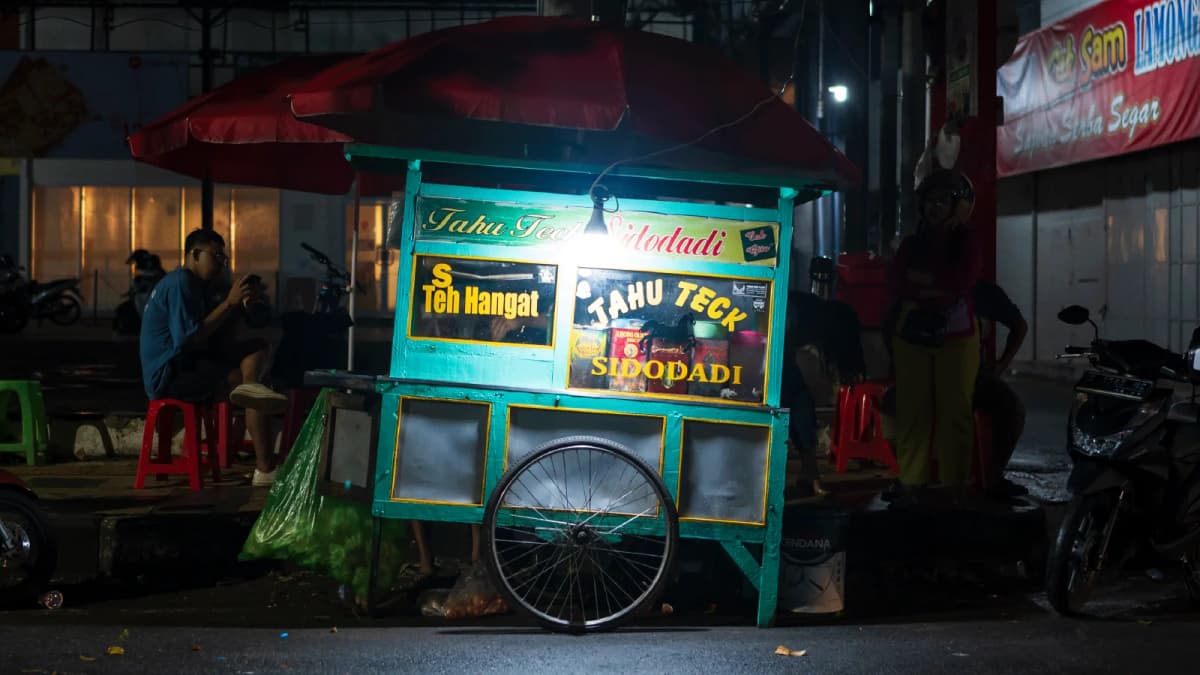 Tahu Teck Sidodadi: Where Scissors Create a Tahu Tek Symphony